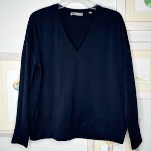 Vince. Black V-Neck Long Sleeve Pullover Top Women’s Size Medium